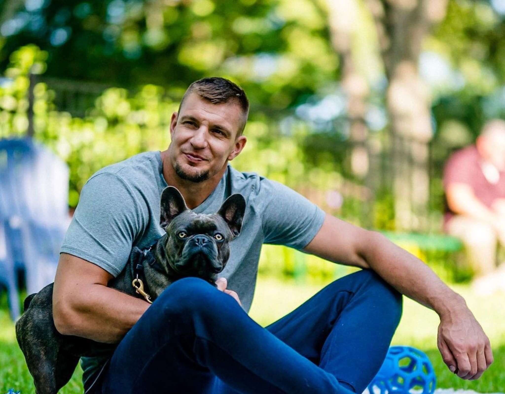 gronk sitting